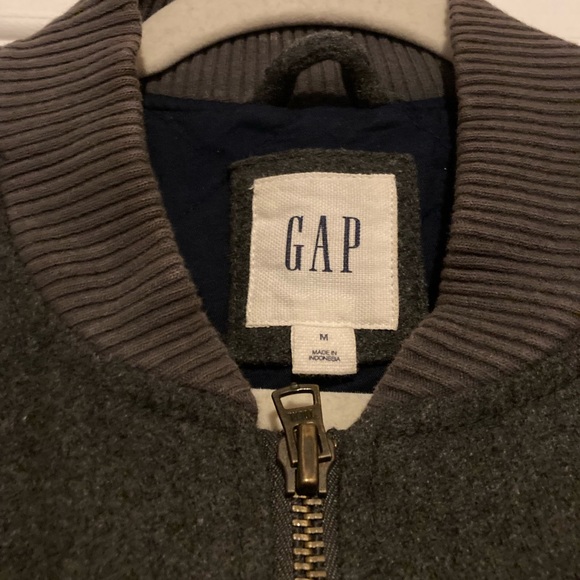 Gap Crewneck Jacket Grey Outside and Inside Pocket - Picture 2 of 4
